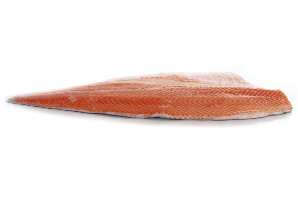 SALMONE 3/4 FILETTO CON PELLE 1.05-1.4 FR